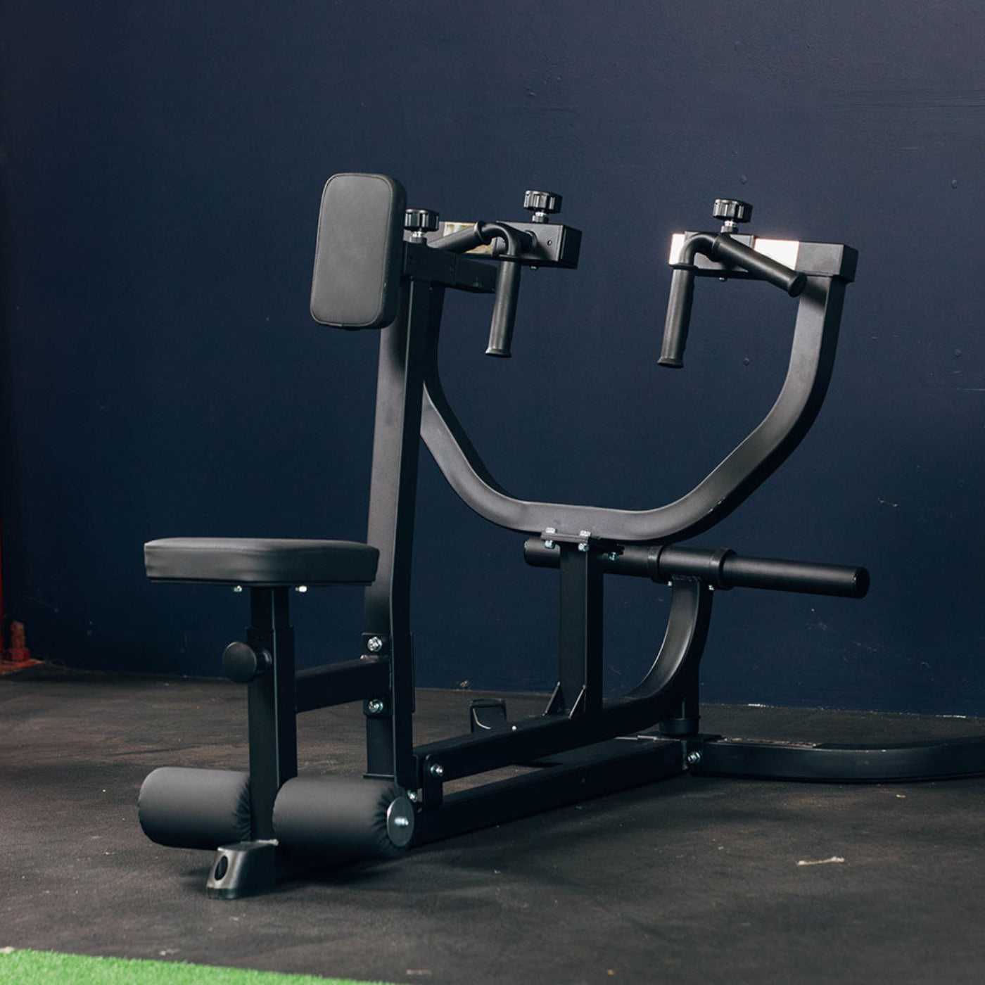 Titan fitness Plate-Loaded Seated Row Machine - 400790