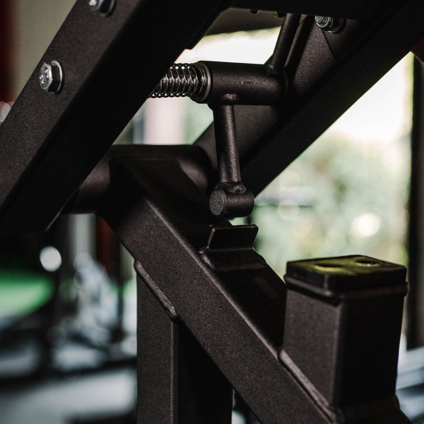 Titan fitness Plate Loaded Deltoid And Shoulder Press Machine - 401868