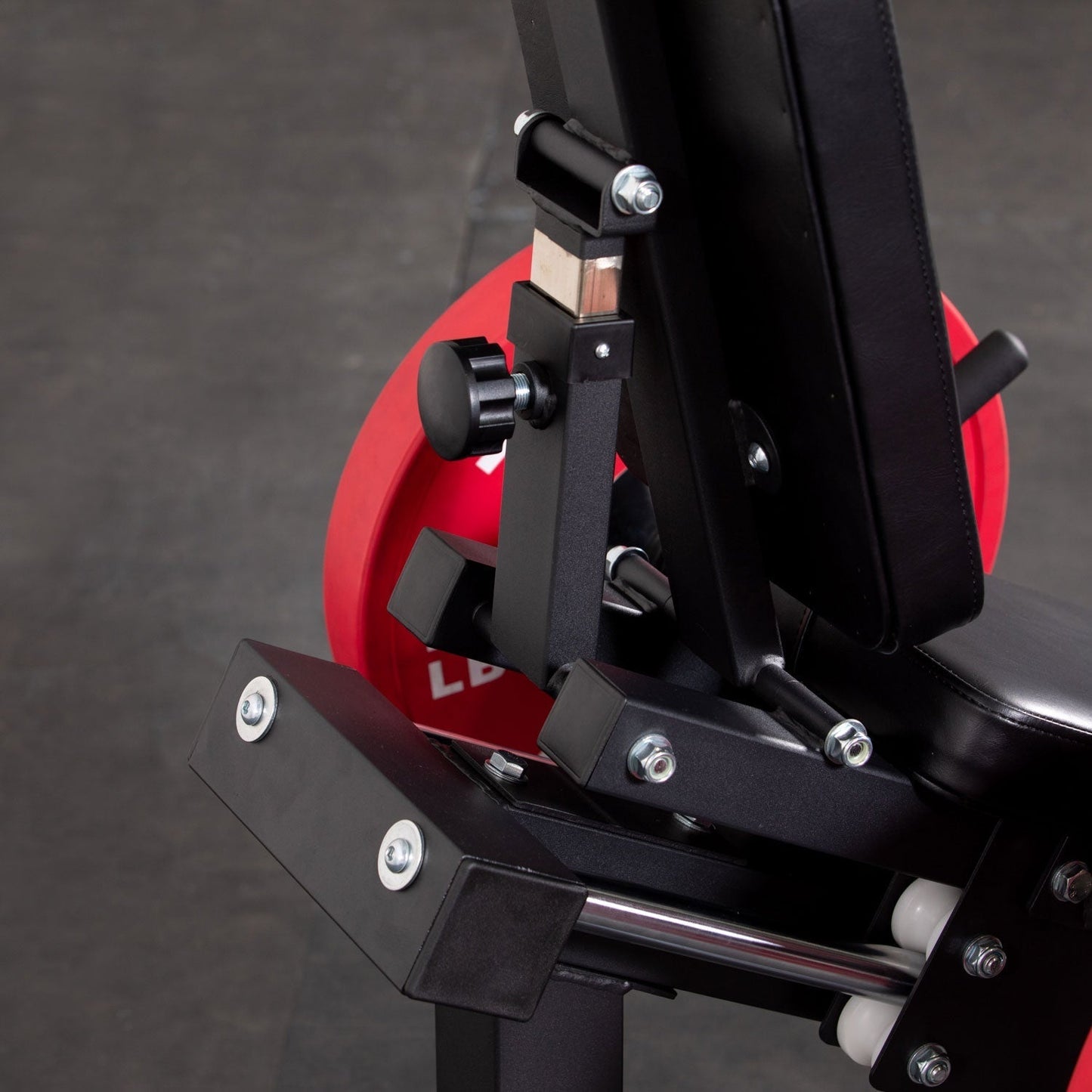 Titan fitness Plate-Loaded Linear Hack Squat Machine - 401231