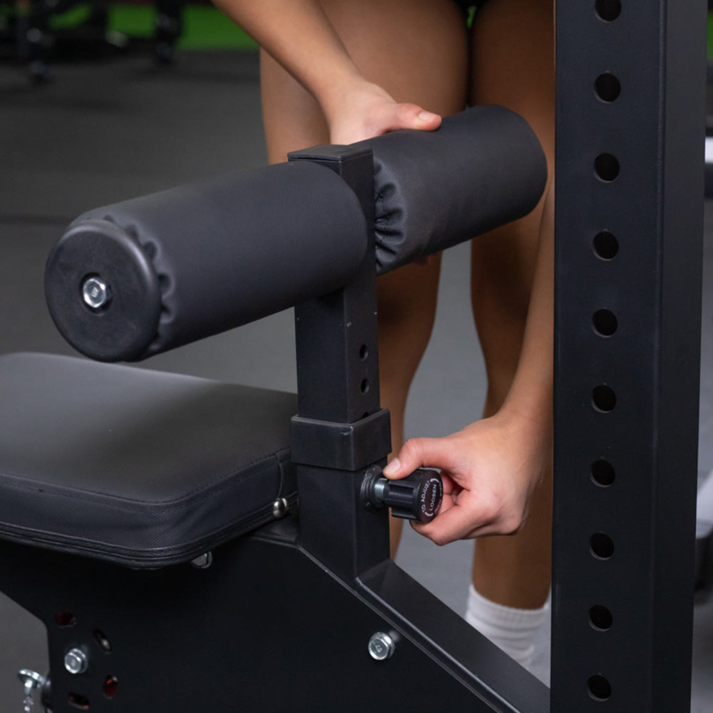 Titan fitness Lat Tower | 10 - 300 LB Selector - 400467