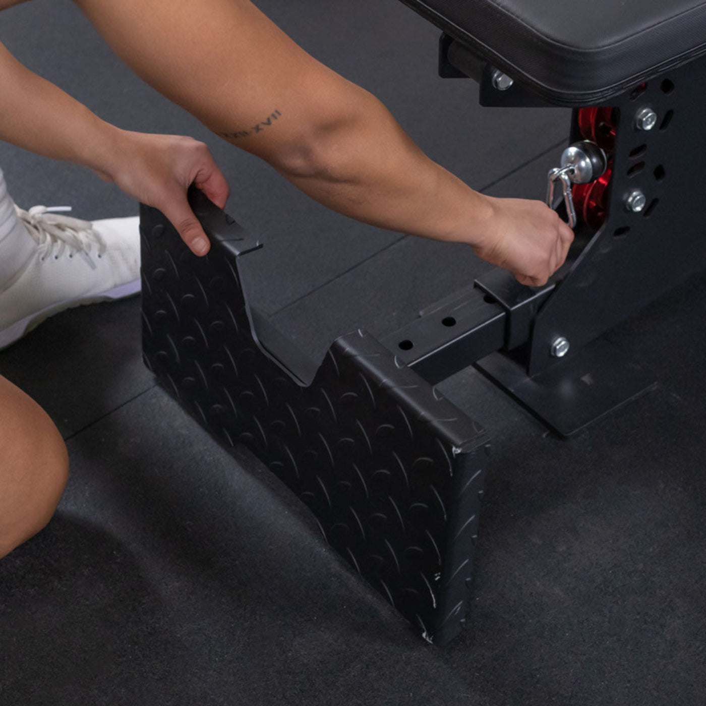 Titan fitness Lat Tower | 10 - 300 LB Selector - 400467