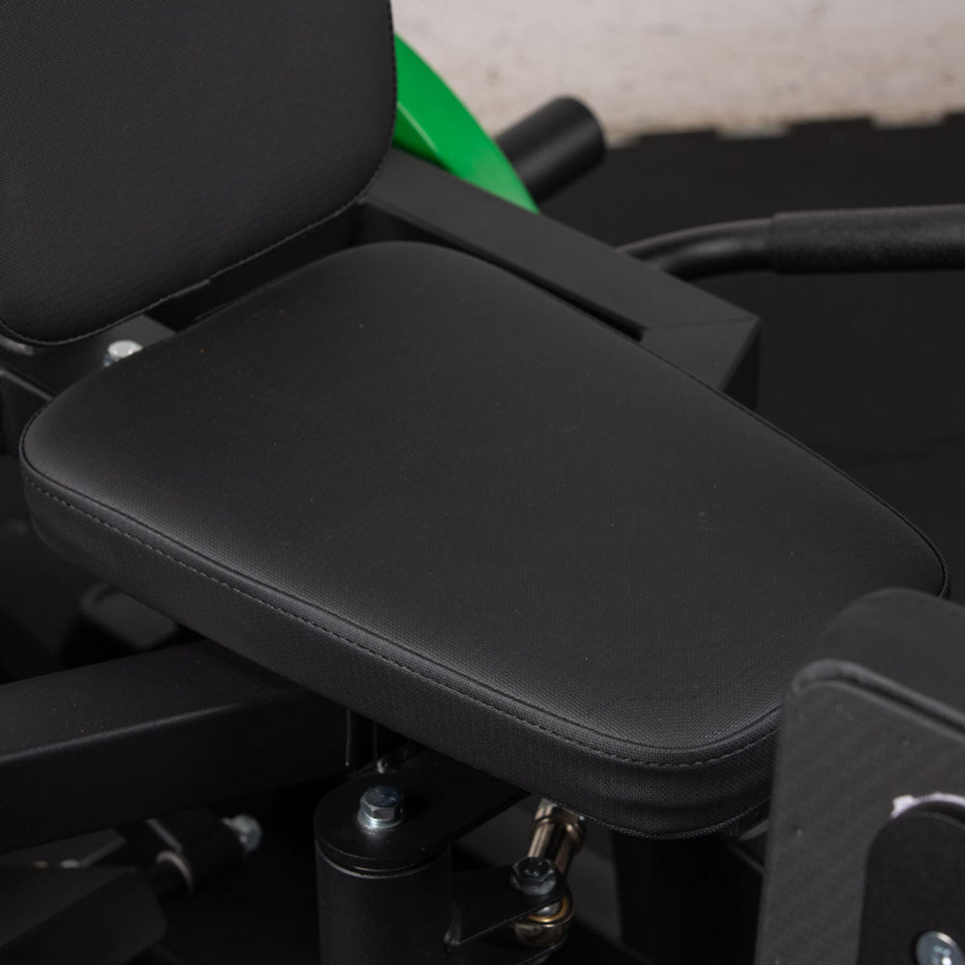 Titan fitness Plate-Loaded Hip Abductor And Adductor Exercise Machine - 401427
