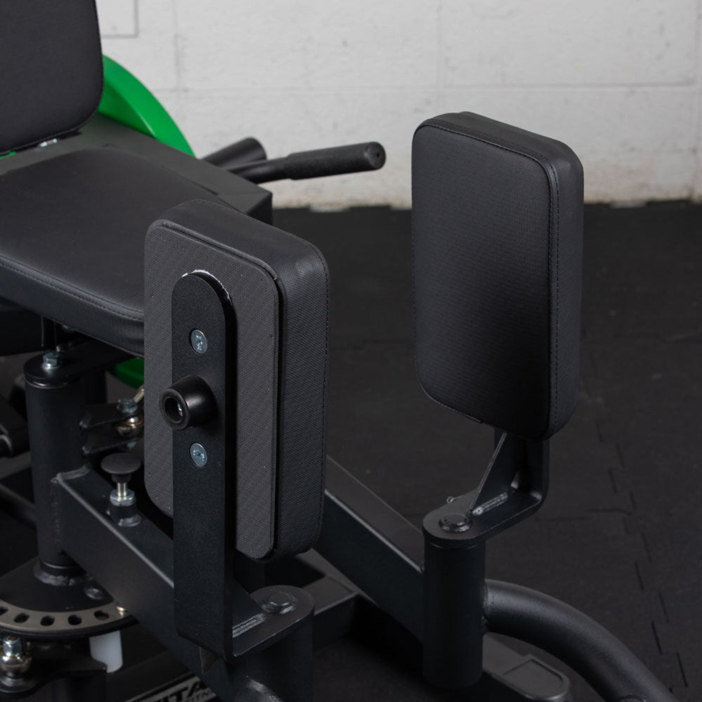 Titan fitness Plate-Loaded Hip Abductor And Adductor Exercise Machine - 401427