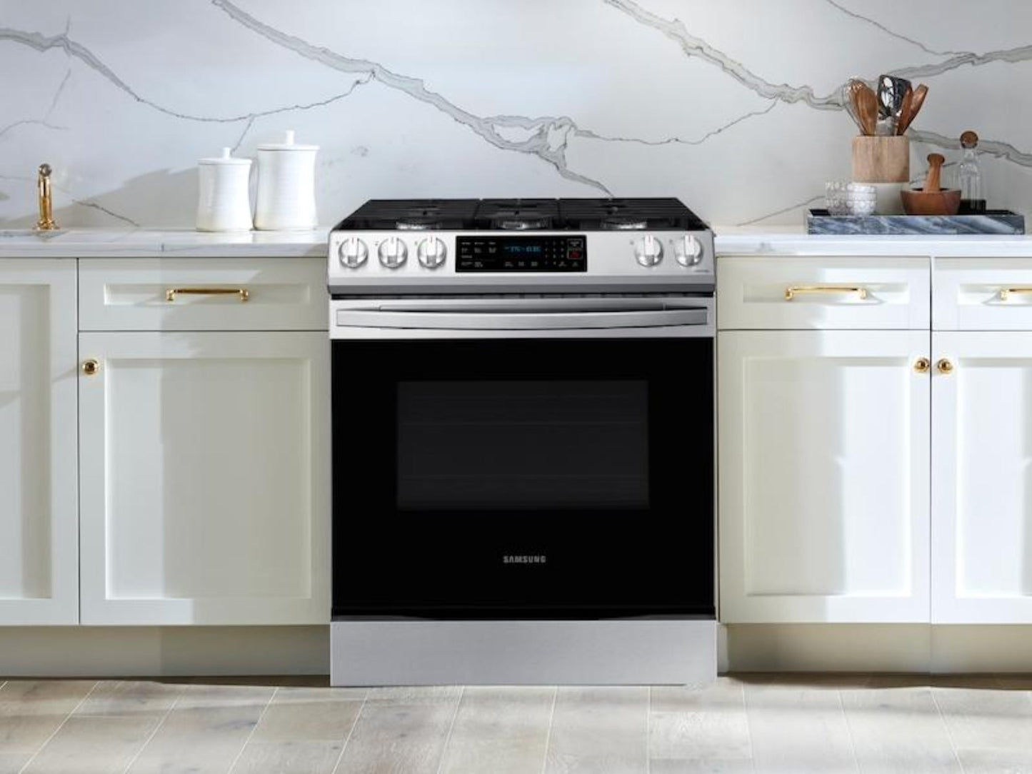 SAMSUNG 6.0 cu ft. Smart Slide-in Gas Range in Stainless Steel - NX60T8111SS-KT